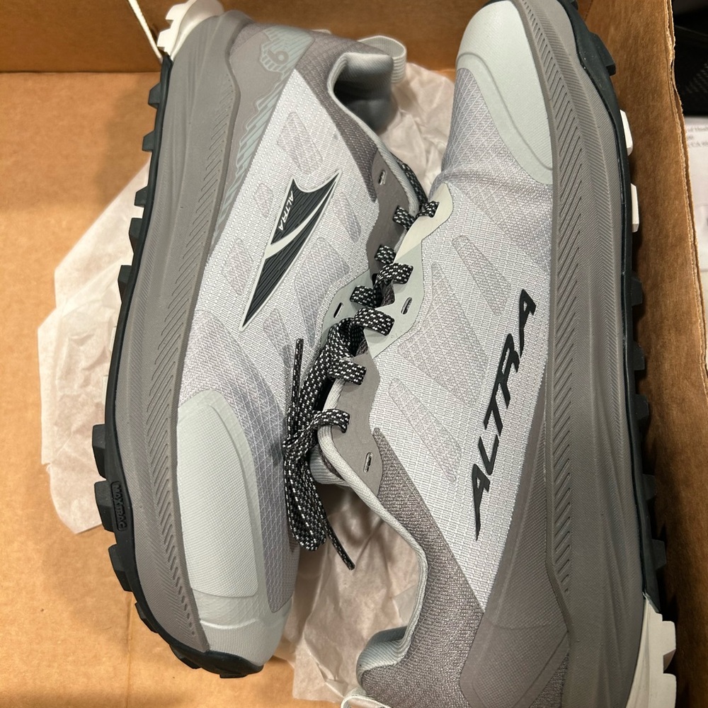 Altra Light Gray Trail Sneakers - MENS 9 WIDE